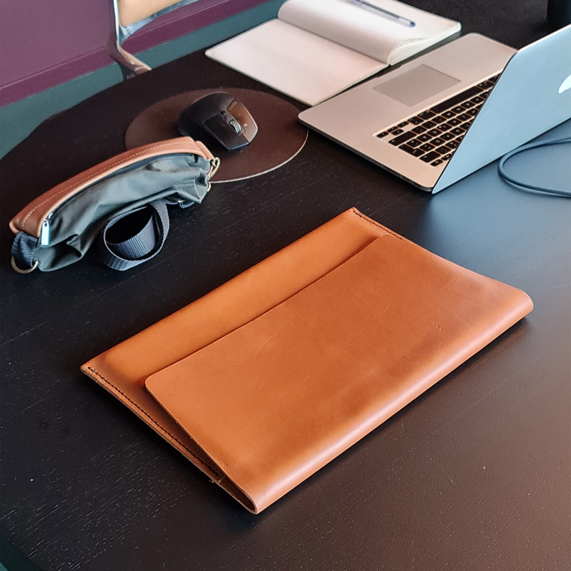 LeatherSlave Cognac MacBook Desktop